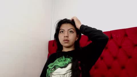 Isa online show from February 12, 2025, 8:18 pm