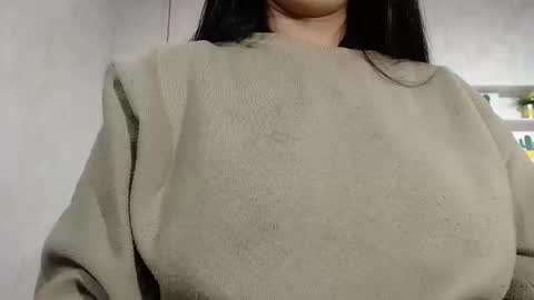 Isa online show from September 27, 2025, 9:42 pm