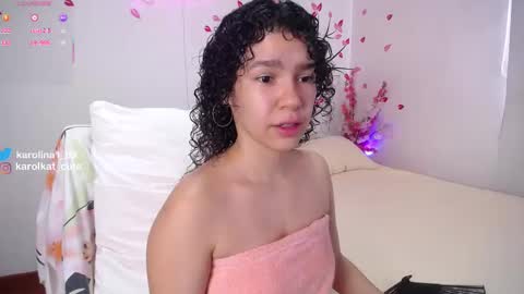 Karolina 3 online show from September 9, 2025, 1:54 pm