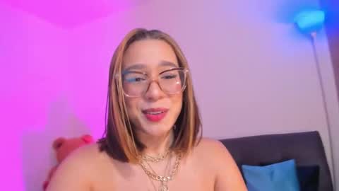 Snapshot of karoll28s chatting on May 12, 2026, 1:58 am Karoll28s online show from May 12, 2026, 1:58 am