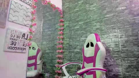 KAROLL online show from February 20, 2026, 12:38 pm