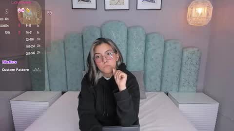 Karol Santos online show from December 22, 2024, 8:05 am