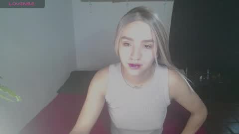 Snapshot of kary_blush chatting on May 5, 2026, 7:11 pm kary_blush online show from May 5, 2026, 7:11 pm