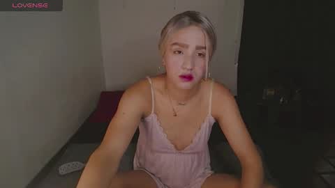 Snapshot of kary_blush chatting on May 13, 2026, 7:11 pm kary_blush online show from May 13, 2026, 7:11 pm