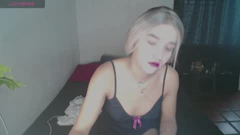 Snapshot of kary_blush chatting on May 19, 2026, 10:27 pm kary_blush online show from May 19, 2026, 10:27 pm