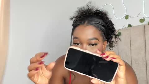           online show from September 25, 2025, 7:06 pm