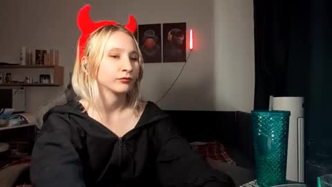 Emma online show from September 9, 2025, 2:38 pm