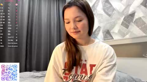 Kira online show from October 17, 2025, 8:11 pm