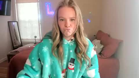 Kitty Kat online show from December 1, 2024, 9:48 pm