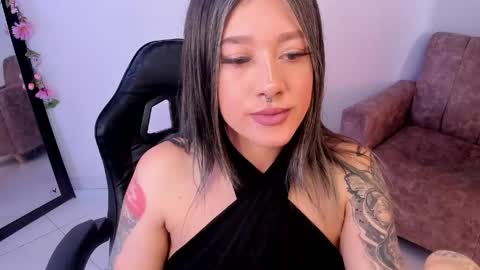 Snapshot of kat_apple chatting on May 15, 2026, 7:54 pm Alicia online show from May 15, 2026, 7:54 pm