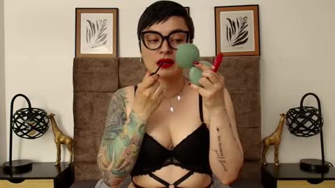 kat paradisse online show from September 30, 2025, 7:52 pm