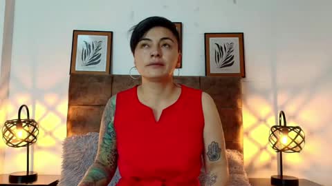 Snapshot of kat_paradisse chatting on May 20, 2026, 12:11 pm kat paradisse online show from May 20, 2026, 12:11 pm