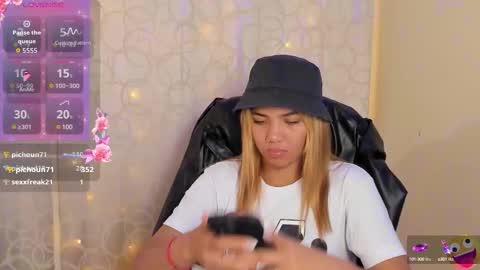 kata22sofia online show from November 22, 2025, 6:29 pm