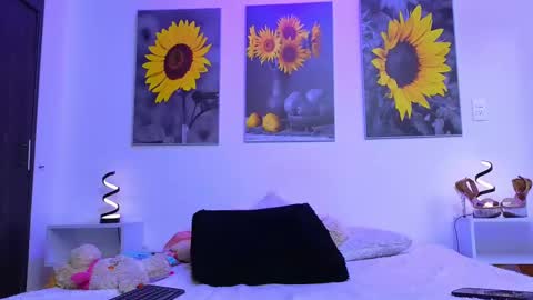 Katalina online show from February 10, 2025, 9:15 pm