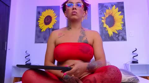 Katalina online show from September 10, 2025, 11:43 am