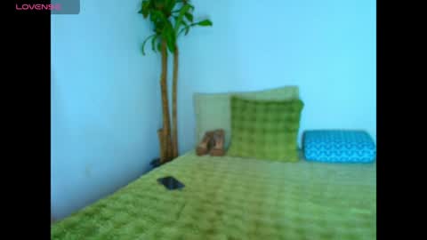 Snapshot of katalella_1233 chatting on June 3, 2026, 8:36 pm Katalella online show from June 3, 2026, 8:36 pm
