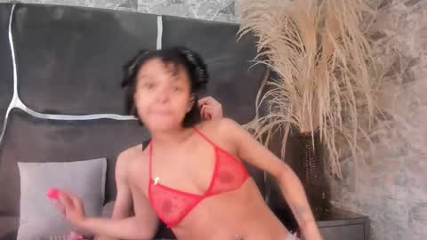 Snapshot of katalellaandlayan chatting on December 21, 2025, 1:29 pm Kata And Layan online show from December 21, 2025, 1:29 pm