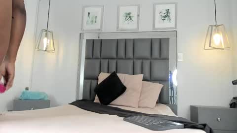 kataleya_west online show from May 19, 2026, 6:47 pm