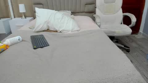 Snapshot of kataleya_zuluaga chatting on February 24, 2025, 8:17 am kataleya_zuluaga online show from February 24, 2025, 8:17 am