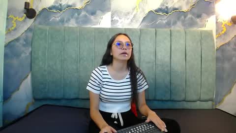 Katalina online show from April 12, 2026, 6:02 pm