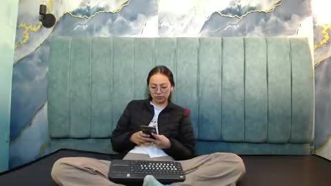 Katalina online show from April 16, 2026, 6:09 pm