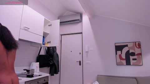 Kata Millants online show from March 6, 2025, 12:32 am