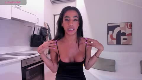 Kata Millants online show from March 7, 2025, 11:49 pm
