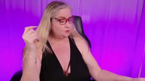 Snapshot of katdsinclair chatting on February 8, 2025, 3:30 am Kat D Sinclair online show from February 8, 2025, 3:30 am