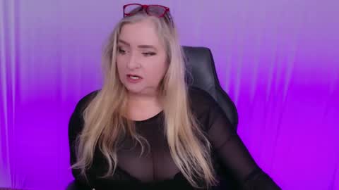 Snapshot of katdsinclair chatting on February 17, 2025, 2:26 pm Kat D Sinclair online show from February 17, 2025, 2:26 pm