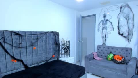 kate_cortes1 online show from October 31, 2025, 12:17 pm