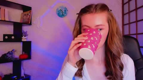 Kate online show from December 25, 2024, 5:26 am