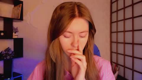 Kate online show from March 3, 2025, 2:36 am