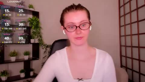 Snapshot of kate_cuddle chatting on May 7, 2026, 2:28 am Kate online show from May 7, 2026, 2:28 am