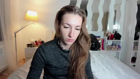 kate_redgar online show from December 8, 2024, 2:30 pm