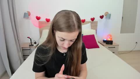 kate_redgar online show from February 9, 2026, 12:42 pm