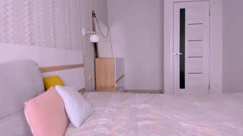 KATE online show from March 11, 2025, 7:04 am