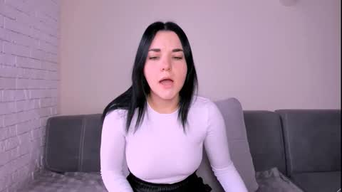 KATE online show from November 3, 2025, 5:52 am