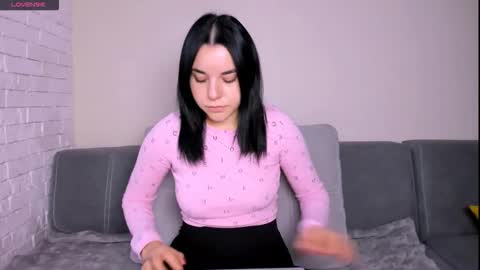 KATE online show from November 8, 2025, 5:51 am