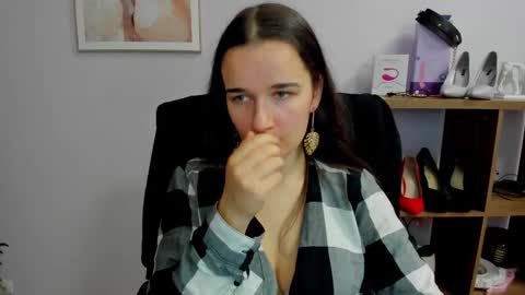 Kate  online show from October 11, 2025, 6:45 am