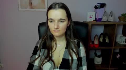 Kate  online show from December 20, 2025, 8:10 am