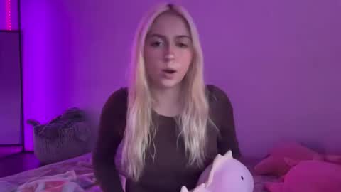 kateharperr online show from October 23, 2025, 1:16 am