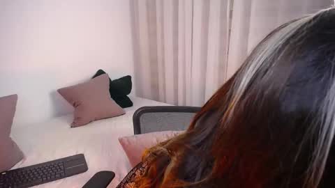 Snapshot of katejolie chatting on September 12, 2025, 5:29 am Help me with rate thanks online show from September 12, 2025, 5:29 am