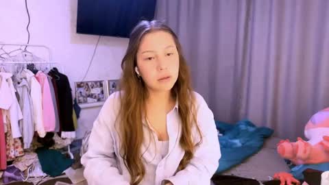 Snapshot of katelynnsanghez chatting on June 3, 2026, 2:33 pm Eshly online show from June 3, 2026, 2:33 pm