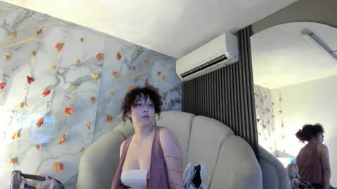 Im Katherine but call me Kate  online show from November 12, 2025, 12:16 pm