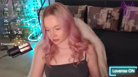Snapshot of katerinaxvold chatting on October 3, 2025, 12:46 pm Lisa online show from October 3, 2025, 12:46 pm