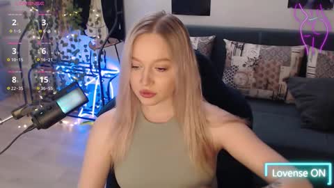 Snapshot of katerinaxvold chatting on October 18, 2025, 8:20 pm Lisa online show from October 18, 2025, 8:20 pm