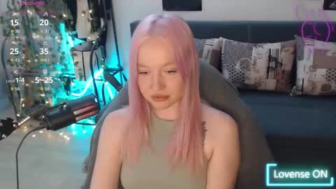 Snapshot of katerinaxvold chatting on November 3, 2025, 12:17 pm Lisa online show from November 3, 2025, 12:17 pm