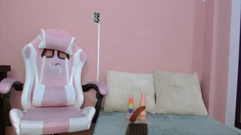 Kate online show from March 10, 2025, 12:59 pm