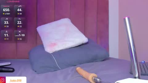 kateryn_bale online show from October 9, 2025, 8:40 pm