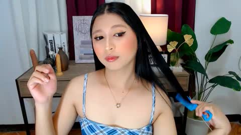 KATE online show from December 16, 2025, 5:51 pm